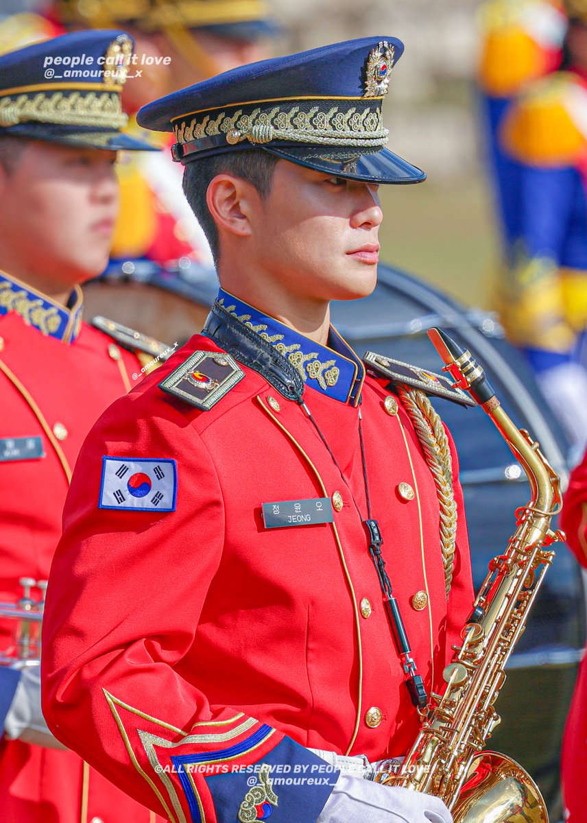 𝙋𝙚𝙤𝙥𝙡𝙚 𝙘𝙖𝙡𝙡 𝙞𝙩 𝙇𝙤𝙫𝙚 tweet media