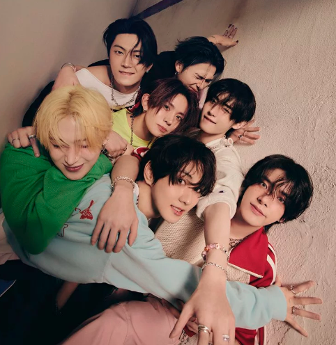 AboutMusicYT's tweet image. It was revealed before that Taehyung has invited ENHYPEN for dinner after their debut, and gave advice about idol life.