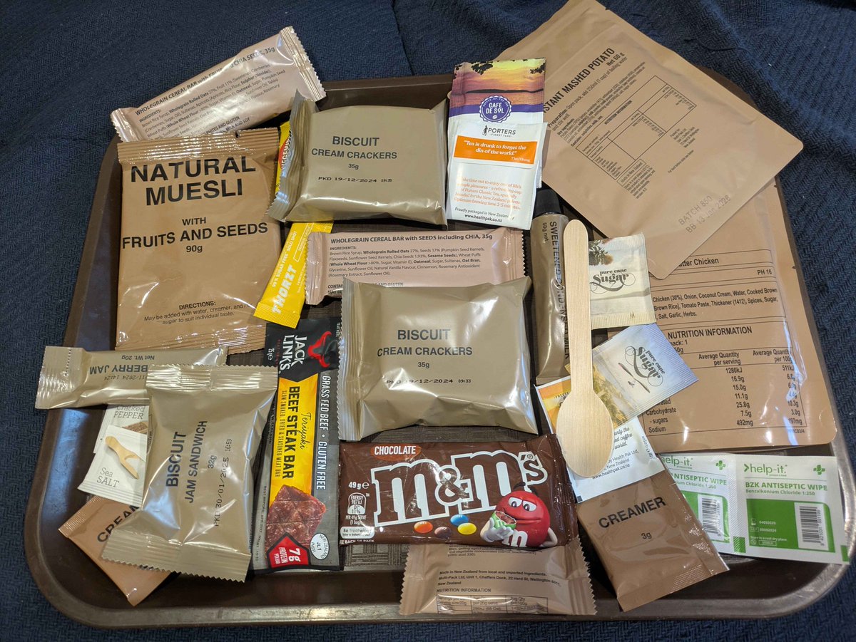 中国軍 戦闘糧食 レーション 圧縮ビスケット缶入 20個 4kg 2044迄 中国軍 戦闘糧食 レーション 圧縮ビスケット缶入 20個 4kg 2044迄 中国軍