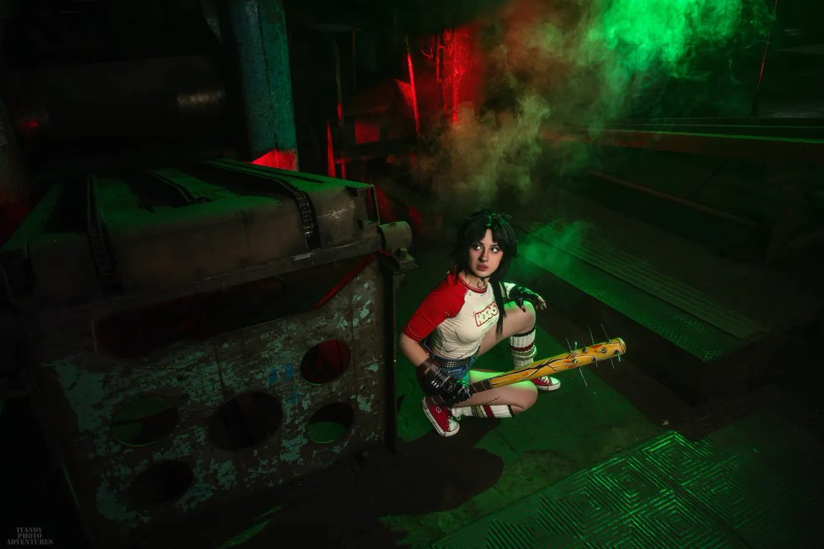 BMGhorrors's tweet image. If you don't know who to be for this Halloween yet, we have a suggestion💀

We teamed up with @IssabelCosplay to bring Elena to reality! You dare you to try and recreate this terrifying look as well 😱

Happy Halloween everybody!