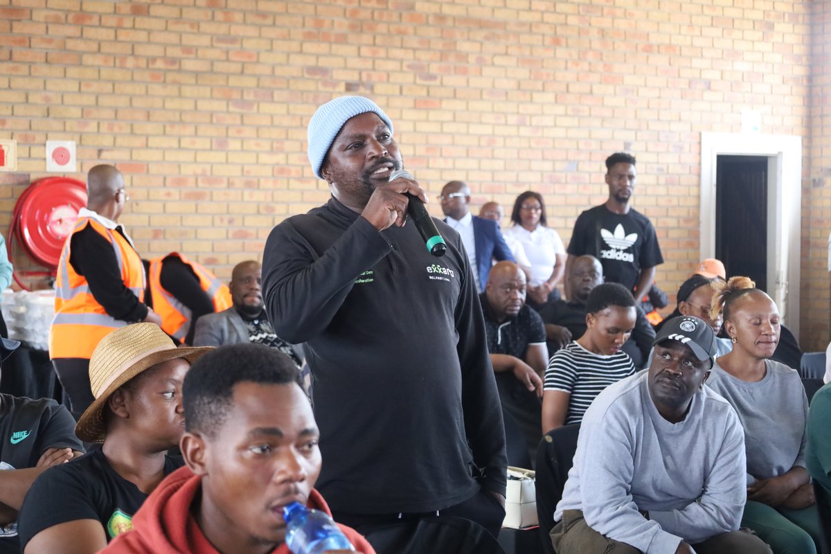 SANRAL_za's tweet photo. Open dialogue between SANRAL, local government, and community members highlights challenges, solutions, and shared goals for inclusive participation in infrastructure delivery.
Watch here: https://t.co/m6DlnDp42O
#SANRAL
#YouthInConstruction
#Mpumalanga https://t.co/2US2Adl5y3