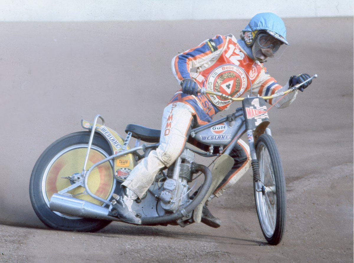 There's nothing finer than a bit of Super Simmo on a grey and miserable Wednesday and just look at those lovely stickers. 👍👍