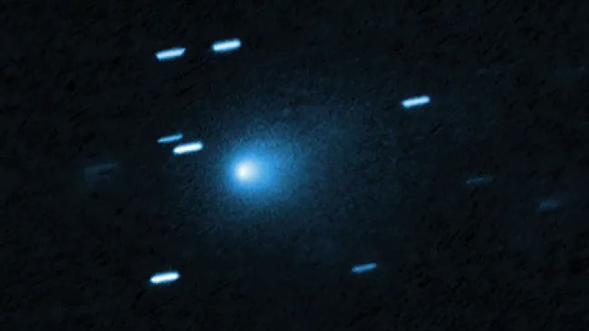USATrendNews5's tweet image. The mysterious comet 3I/ATLAS is rewriting space science! 🪐
New data stuns experts — even Avi Loeb calls it “a cosmic clue from beyond.”
#3iAtlas #Comet3IATLAS #InterstellarComet #SpaceNews