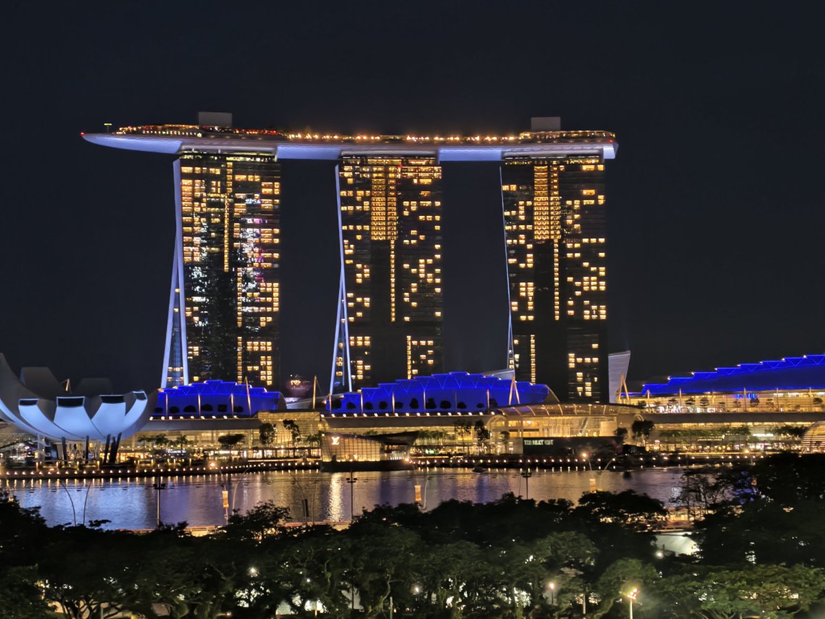 LachlanB_'s tweet photo. #NightFrit #Singas 🌃 🇸🇬 https://t.co/TPaJY3O4mu