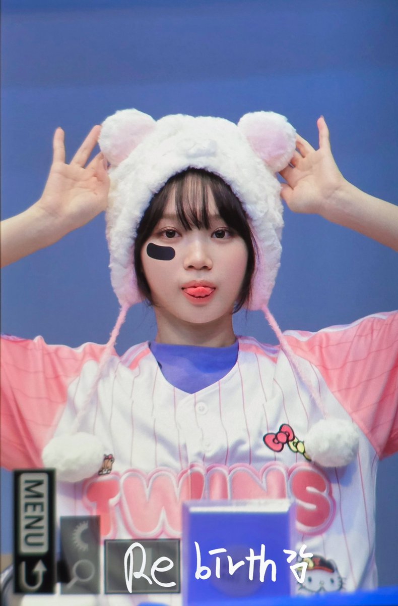 Re_birth801's tweet photo. 251029 채원이

#김채원 #CHAEWON #チェウォン #르세라핌 #LE_SSERAFIM https://t.co/G3W0HWq2jT