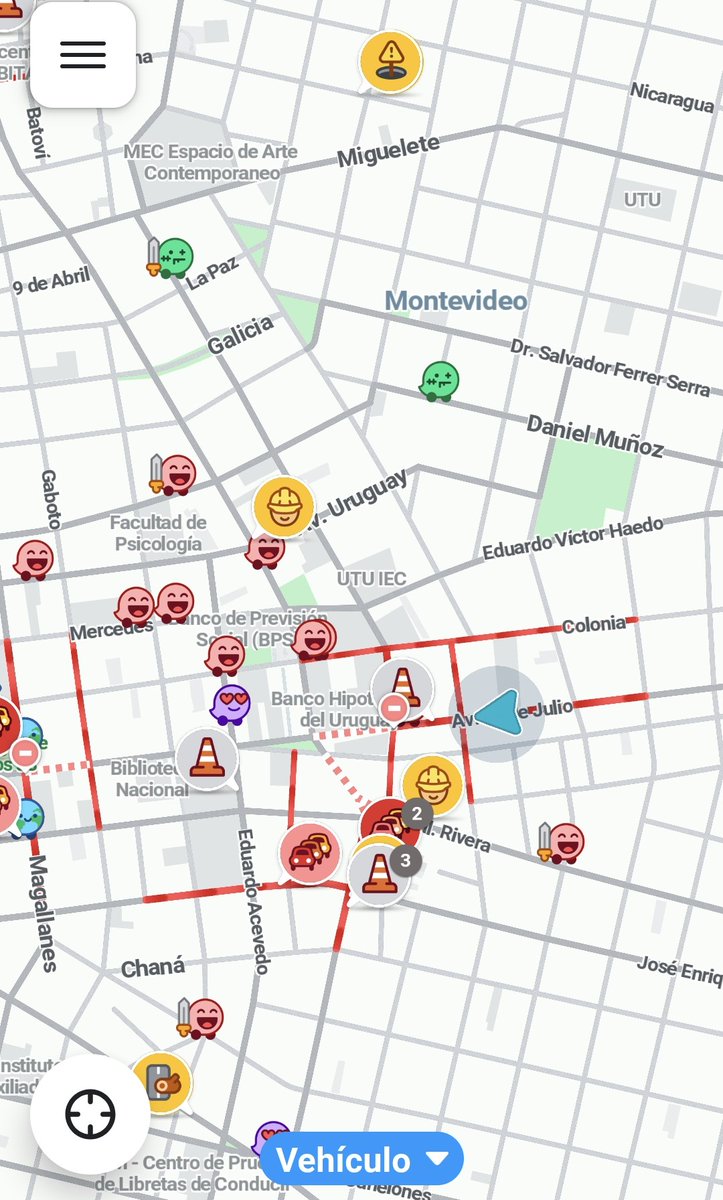 Desvío en 18 de Julio hacia Pablo de Maria, Colonia, Magallanes a su ruta de línea 21 con destino a Pza Independencia. ¿Qué onda <a href="/imtransito/">Montevideo Tránsito</a>? Vale avisar.