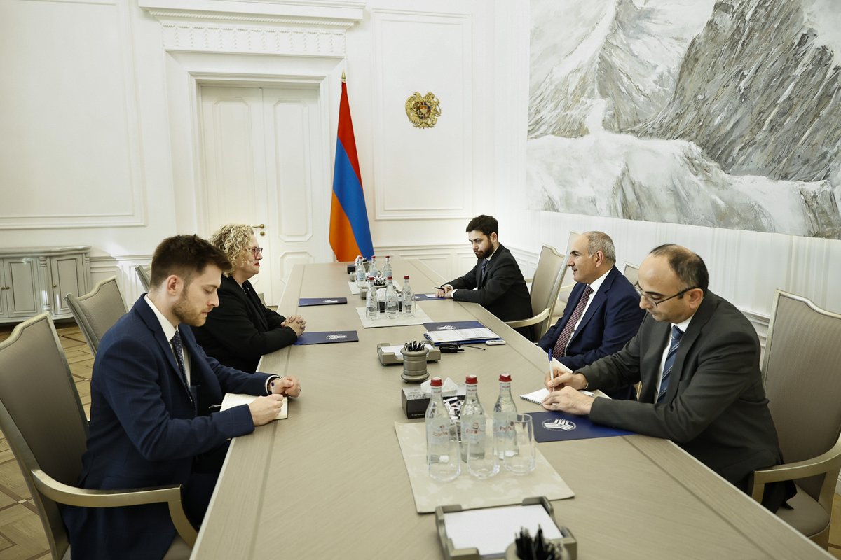 Alexandra Cole tweet media