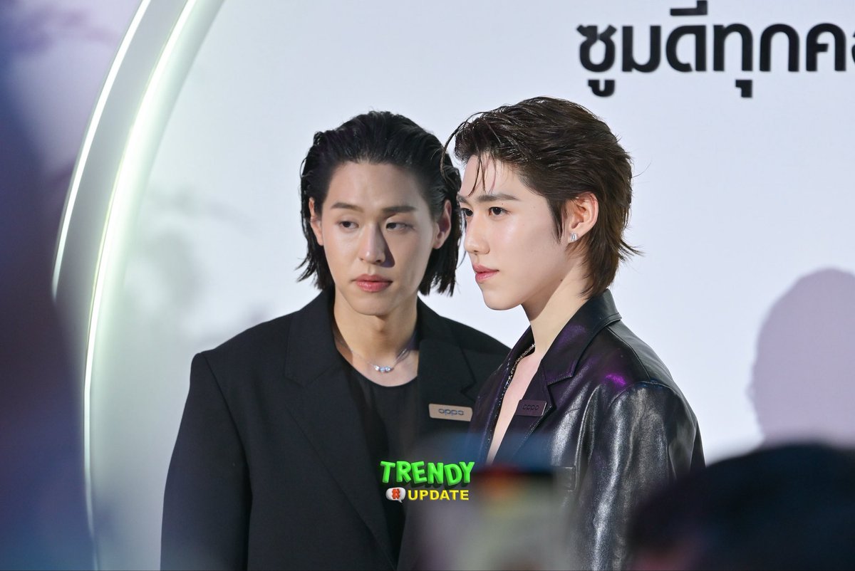 TrendyUpdate_th's tweet image. ซูมดี ซูมชัดไปกับ "บิวกิ้น-พีพี" ในงานเปิดตัว "OPPO Find X9 Series Launch Event" 🩶🤍
#FindX9ProxBKPP 
#OPPOFindX9SeriesTH
#กล้องHasselbladซูมชัด200MP
#ซูมดีทุกคอนเสิร์ต
#PPKritt #Bbillkin
#Trendyupdates