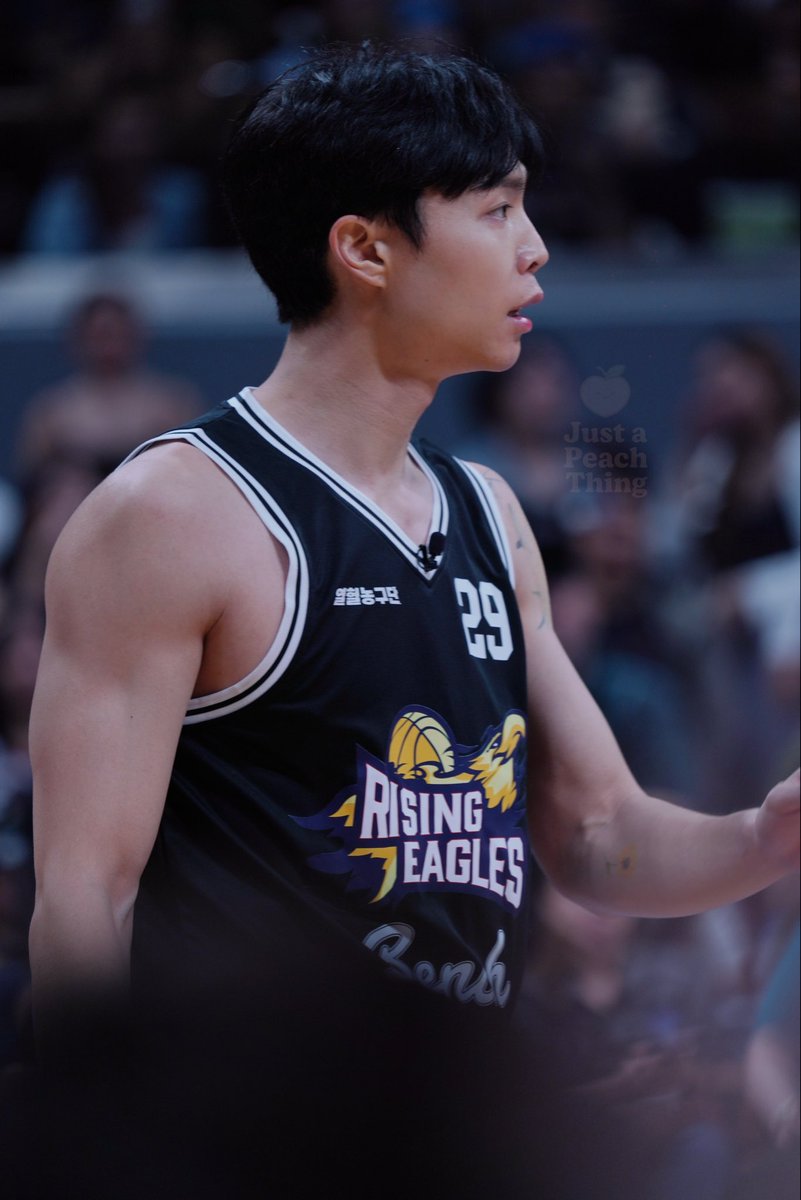 jjustapeachh's tweet image. 20251026 หล่อเหมือนอาบน้ำวันละ 10 รอบ 

#쟈니 #Johnny #DunkItJohnnySuh