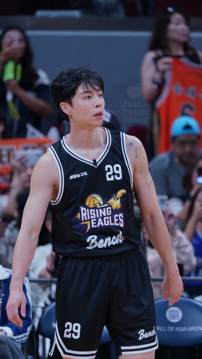 jjustapeachh's tweet image. 20251026 หล่อเหมือนอาบน้ำวันละ 10 รอบ 

#쟈니 #Johnny #DunkItJohnnySuh