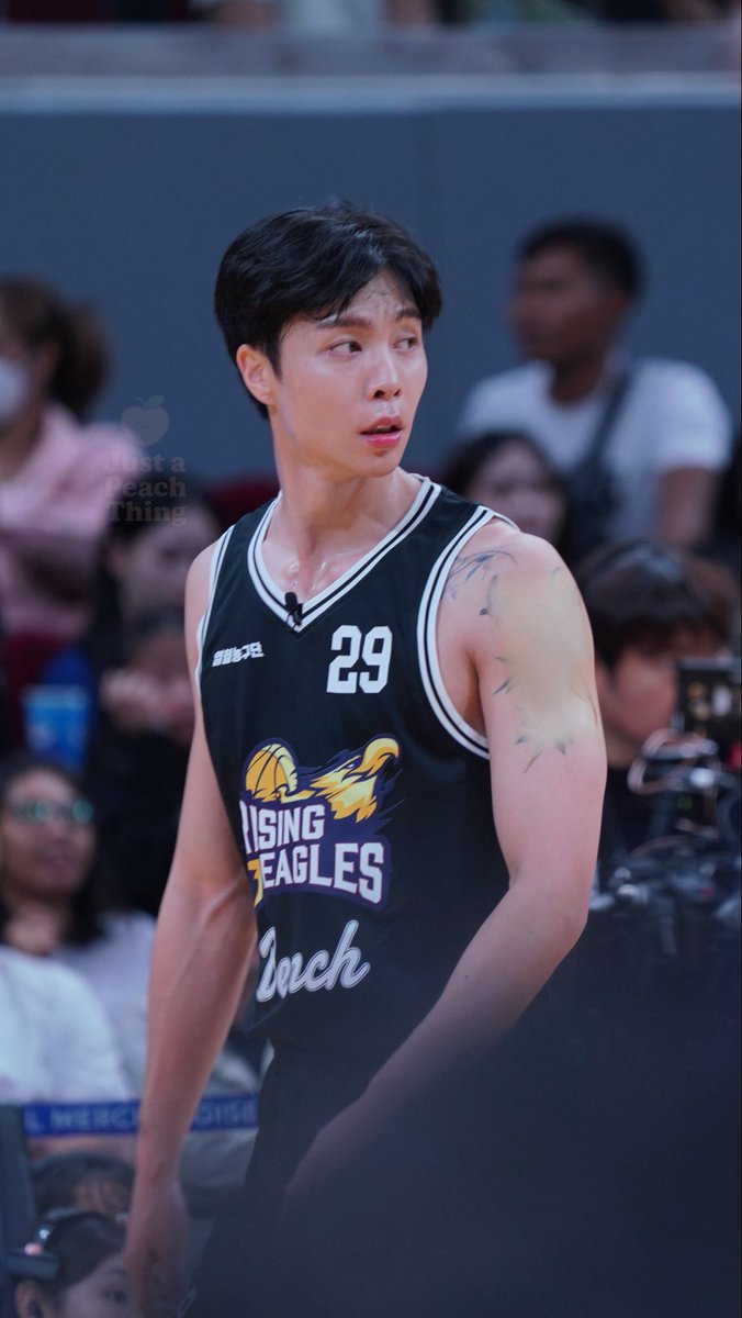 jjustapeachh's tweet image. 20251026 หล่อเหมือนอาบน้ำวันละ 10 รอบ 

#쟈니 #Johnny #DunkItJohnnySuh