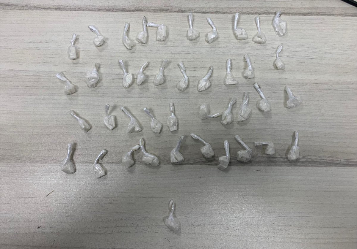 في إطار مكافحة #الشرطة لظاهرة تجارة وتوزيع #المخدرات، أوقف أفراد الشرطة بالتعاون مع وحدة "رومَح" سيارة في مدينة #الخضيرة، وضبطوا داخلها #كمية_تجارية من مادة يُشتبه بأنها مخدر "#كريستال" كانت معدّة للتوزيع. 

المشتبه به (24 عامًا) من سكان #الطيبة أُوقف للتحقيق، وستطلب الشرطة من