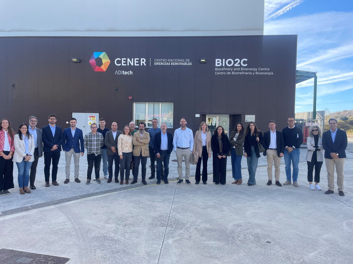 CENER_Energia's tweet photo. ✅ Reunión en #CENER de los miembros de las #MesasdeTecnología y de #Publicaciones de la #AsociaciónCRECEMOS. Además de celebrar una jornada de reuniones, los asistentes pudieron conocer los proyectos y actividades que se desarrollan en el #CentrodeBiorrefineríayBioenergía #BIO2C

#colaboración #innovación #combustiblesrenovables #economiacircular 💚