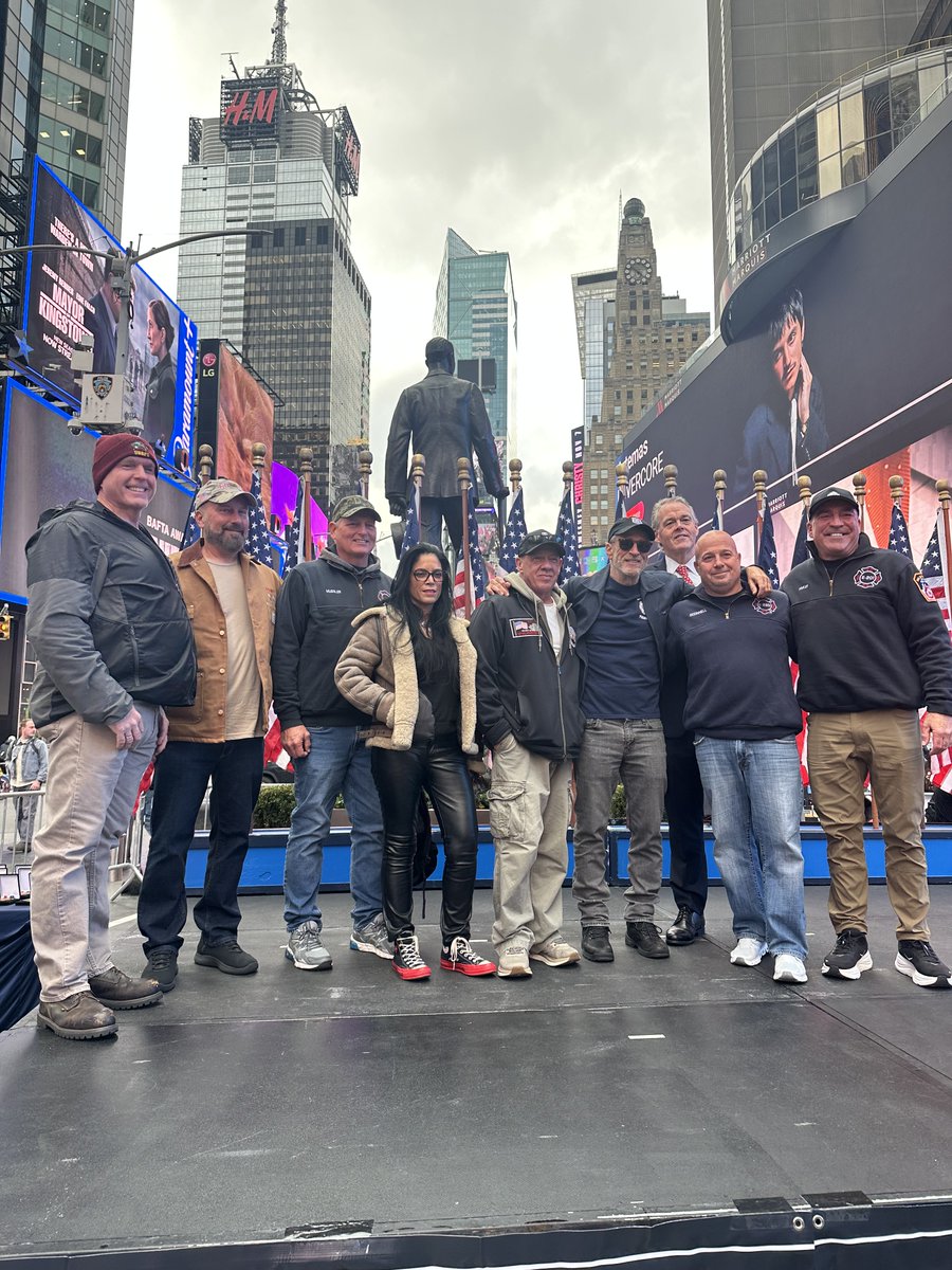 JohnFeal1's tweet photo. Friends - An amazing day in Time Square to honor heroes on National First Responders Day with my BFF @jonstewart. For an hour we got to enjoy the moment. Now back to work and in DC next Tuesday and Wednesday fighting the WTCHP. #HR1410 #NFRD #TwoJohns #Team #Family #Humanity #Love