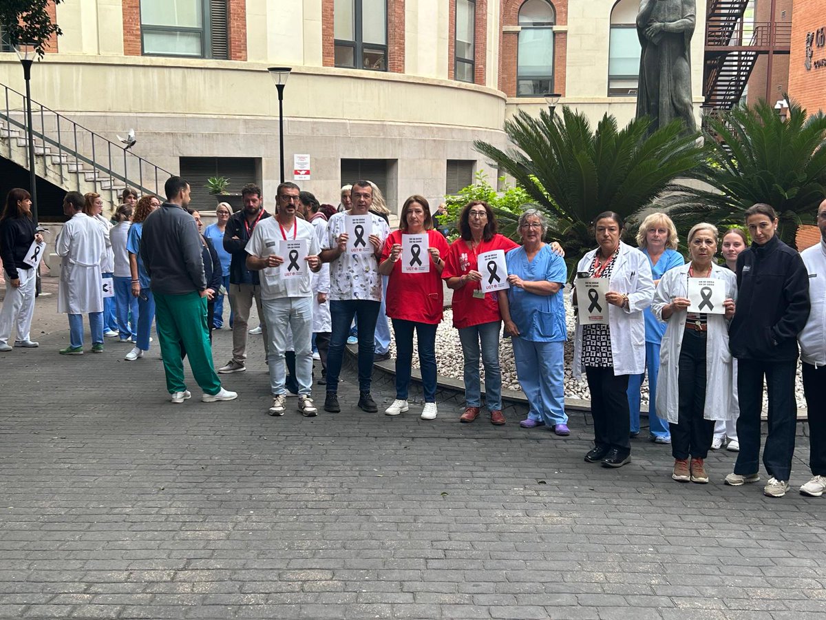 <a href="/ccoopv/">CCOO País Valencià</a> <a href="/CcooChguv/">CCOO CHGUV</a> <a href="/CCOO_hguElda/">SECCION SINDICAL DEP DE SALUD DE ELDA</a> <a href="/SanidadOrihuela/">CCOO Dep de Salud Orihuela</a> <a href="/ccoo_ss_hgua/">CCOO Sanidad Dep. Salud Alicante. HG</a> Des dels centres de treball guardem un minut de silenci de recordatori de la tragèdia humana que va suposar la #dana #NiOblitNiPerdó #29O #MazónDimissió #AniversariDana #SolidaritatAmbLesVíctimes