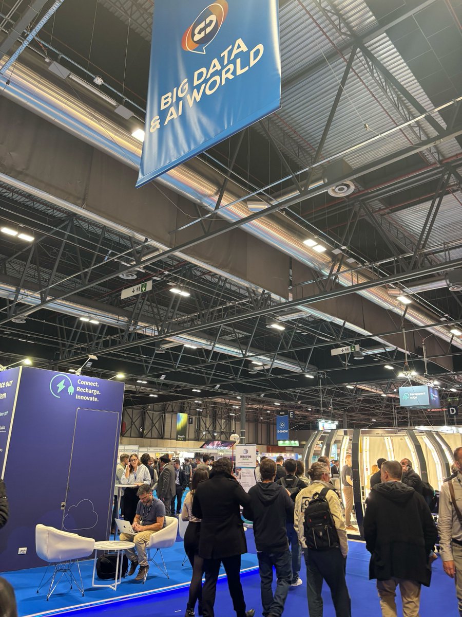 MultiverseCompu's tweet photo. ⚡️ Live from #TechShowMadrid!

We are showing how #CompactifAI delivers more power, less cost in AI.
See us at Stand 9D91 + join our keynote tomorrow at 12:20!

🔗 https://t.co/hXxOv1OikU https://t.co/AvUpMzhHtP