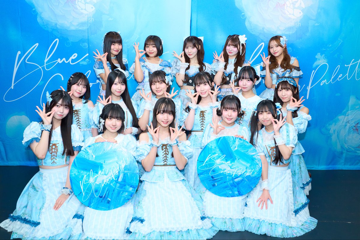 動作確認済　MEDIA SKIN PASTEL BLUE 稀少　限定　au 動作確認済 MEDIA SKIN PASTEL BLUE 稀少 限定 au 動作確認済 MEDIA