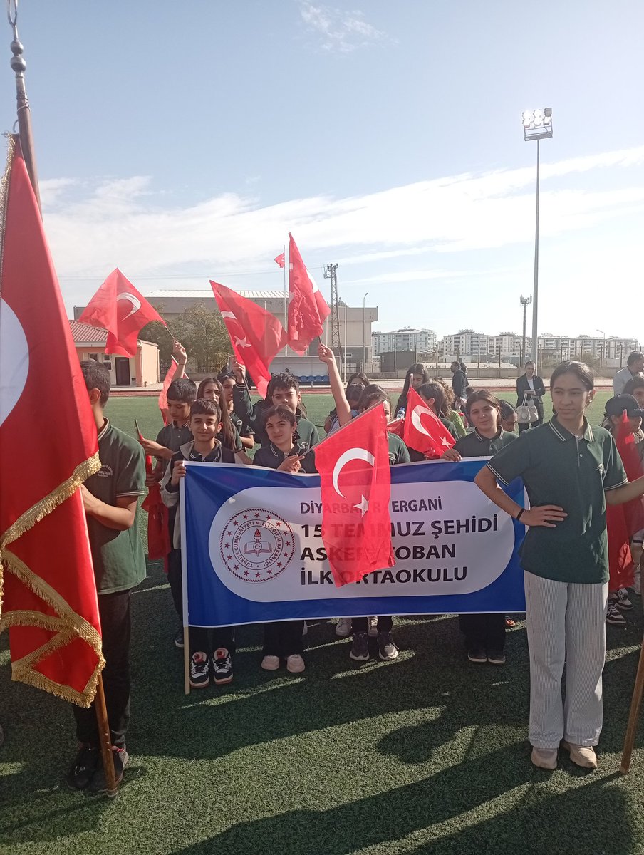 FerhatO08730206's tweet photo. 29 Ekim Cumhuriyet Bayramı kutlamalarında Öğrencilerimiz gösteri sergiledi. Emeği geçenlere teşekkür ederiz. https://t.co/3a9CSrgU92