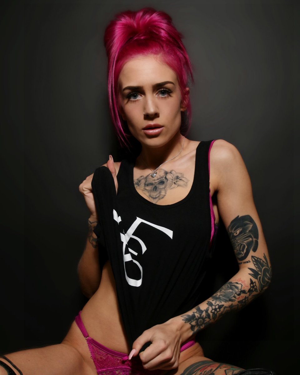 fatpunkstudio's tweet image. Bold pink, Bolder ink - Tattooed beauty Chenelle Bright heats up our Yves Saint Punk tank. Discover more via link in bio.
•
#PinkHair #Inktober  #LaceUnderwear #inkedbeauty #InkedBabes #InkedWomen #PinkUnderwear #BoldLooks #BoldBeauty #inkjunkeyz #inkaholik #panthertattoo