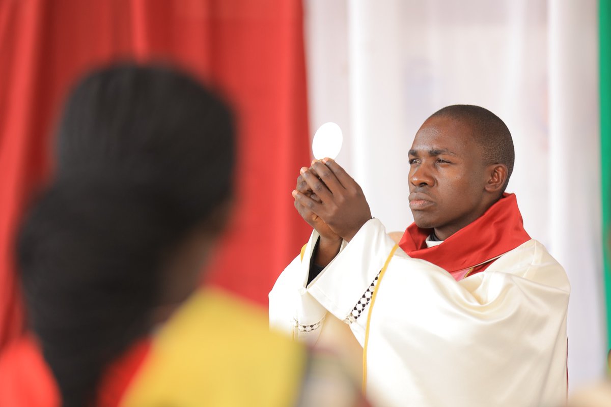 kqprimaryschool's tweet image. P.7 Dedication #EventHighlights🎉On Friday 24th October, we came together in a spirit-filled ceremony of prayer &amp;amp; encouragement as parents, teachers &amp;amp; students joined hands to commit our candidates into the Lord’s care #DedicationService  #TheAct #Zambian #Paradise