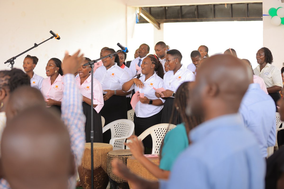kqprimaryschool's tweet image. P.7 Dedication #EventHighlights🎉On Friday 24th October, we came together in a spirit-filled ceremony of prayer &amp;amp; encouragement as parents, teachers &amp;amp; students joined hands to commit our candidates into the Lord’s care #DedicationService  #TheAct #Zambian #Paradise