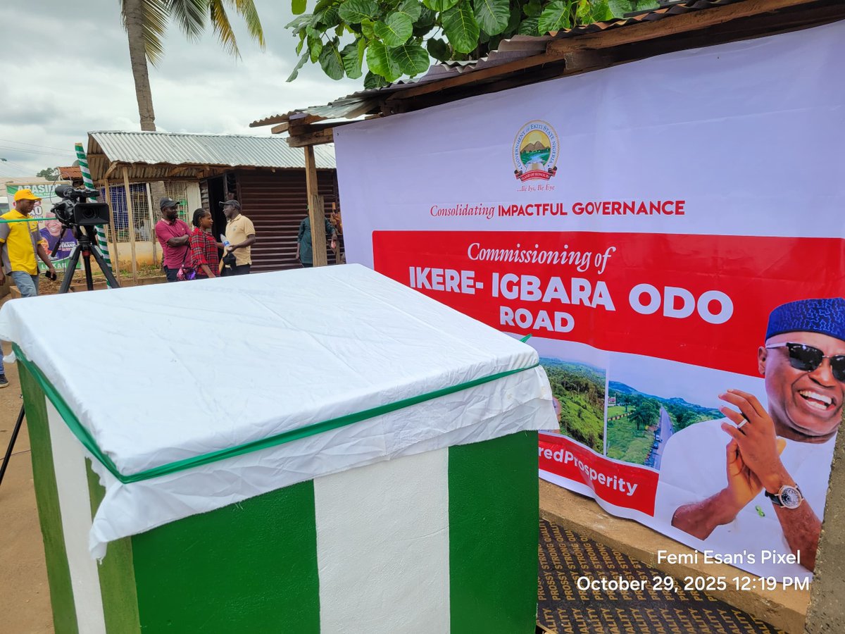 WilliamsEsan's tweet photo. HAPPENING NOW!

It’s yet another day laced with a series of project commissionings in Ekiti State, beginning with the Commissioning of the Ikere-Igbara Odo Road by the Governor of Edo State, His Excellency, @m_akpakomiza and Governor Biodun Oyebanji @biodunaoyebanji. 

#BAOat3 https://t.co/7W1uQgdagC