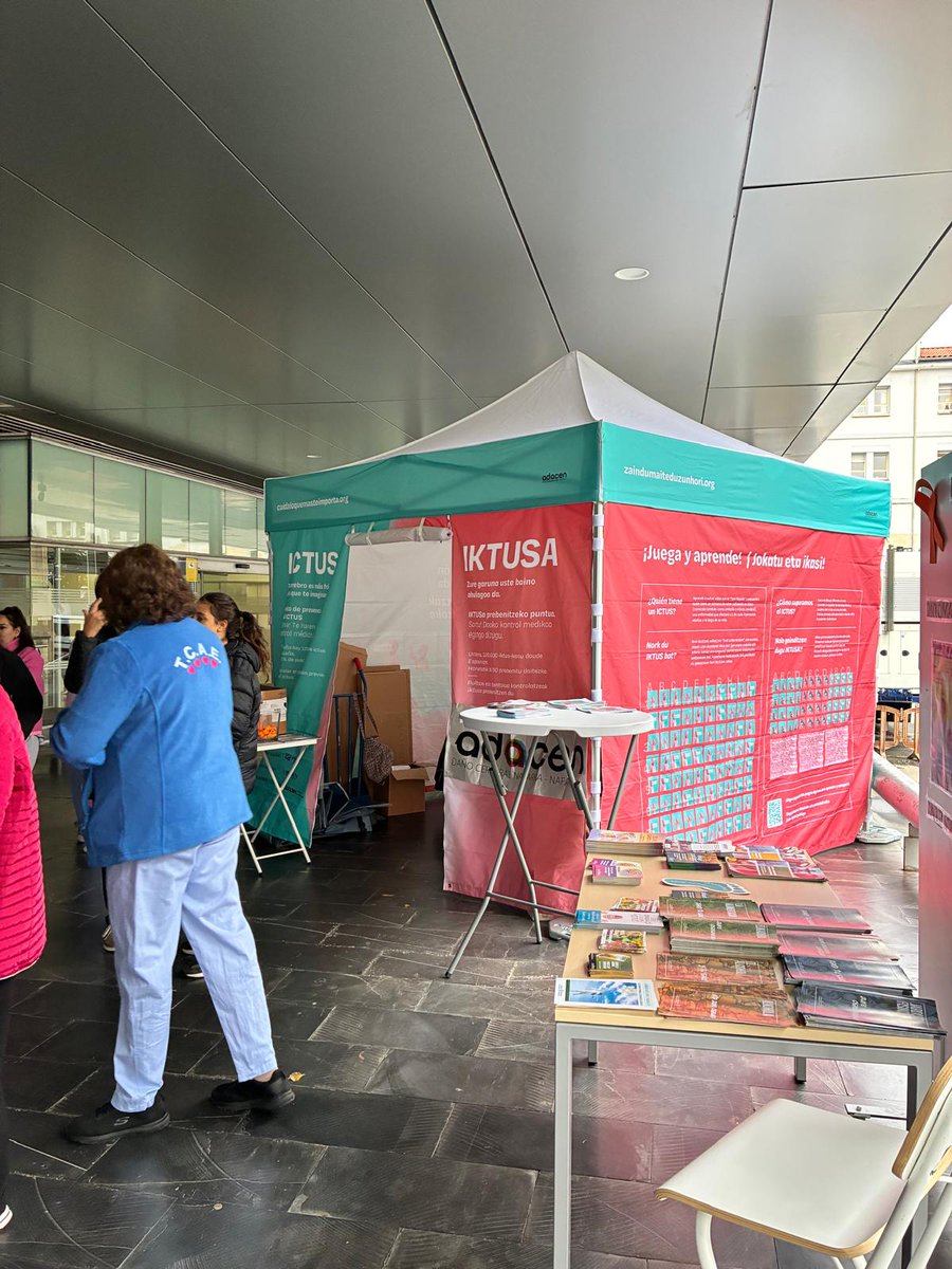 Ya esta en marcha la carpa para atención, información y valoración del riesgo en el día del ictus #bpso <a href="/RNAO/">RNAO</a> <a href="/CECBE_JBI/">CECBE</a> <a href="/Investenisciii/">Investén-isciii</a> en el Hospital Universitario de Navarra