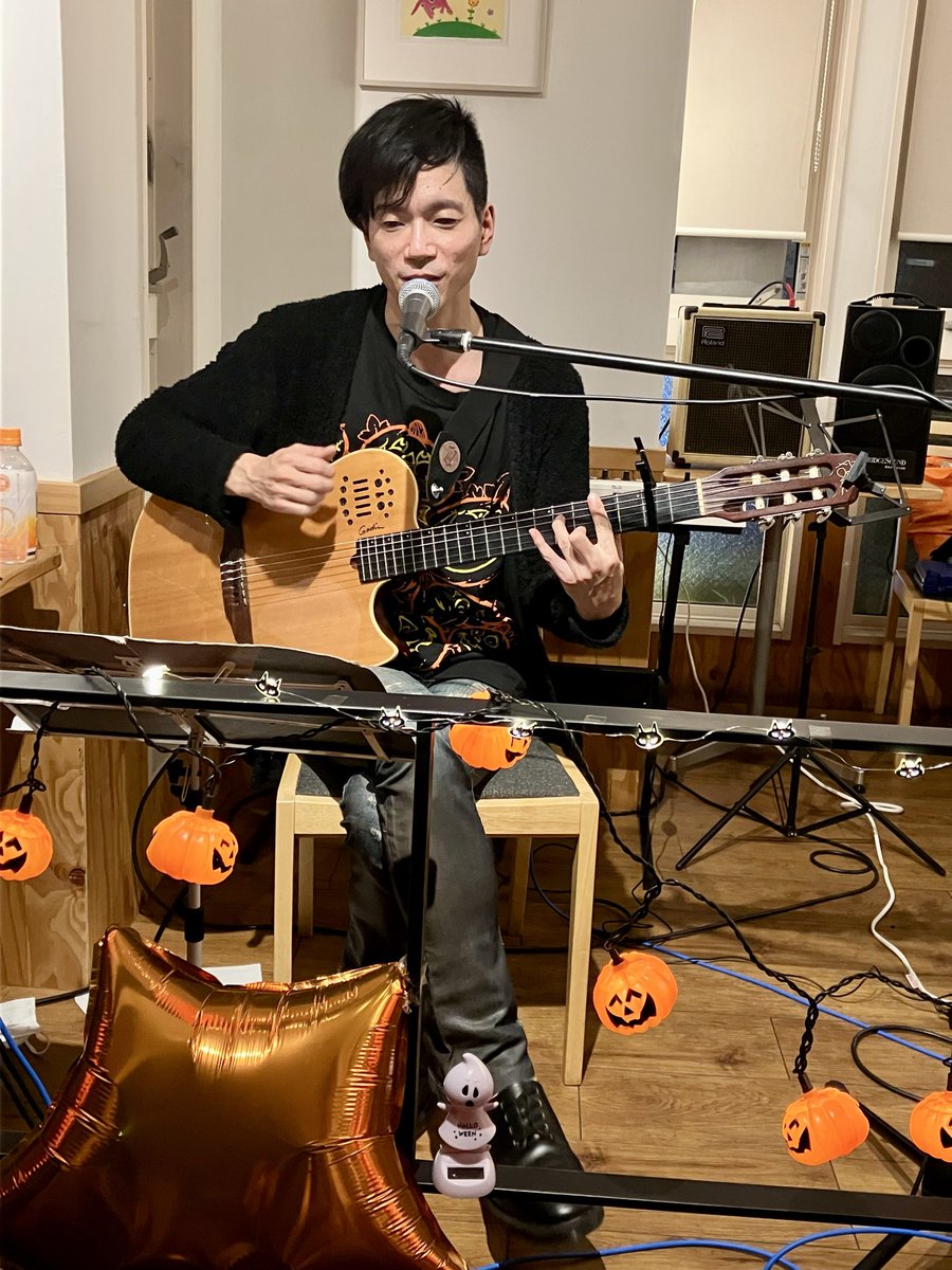 landmark840418's tweet photo. 10/25(土)は、下北沢mokocona福井智輝×noctilucaツーマンライブ「Perche musica vol.2」ありがとうございました！
あいにくの雨でとても寒い日でしたが、雨の中お越しいただいたお客様感謝してます🙇🏻‍♀️

諸事情により、noctilucaはしばらくの間活動をお休みしますが次のライブが決まり次第お知らせします https://t.co/yEKLzfdOTu