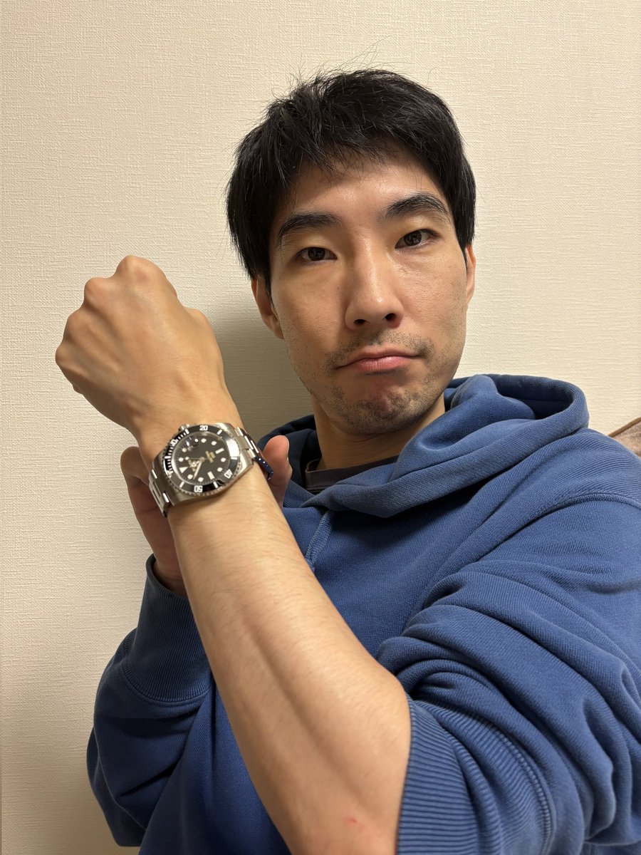 880880880880's tweet photo. ダラス、3rdstrikeopenで入賞した際に頂いたトロフィー！
ライトアップする筐体！3rd 仕様！
そしてシングル戦2位の時計！
かっくいー！

#202510テキサス
#3rdstrikeopen https://t.co/8m1Wb7QjTj