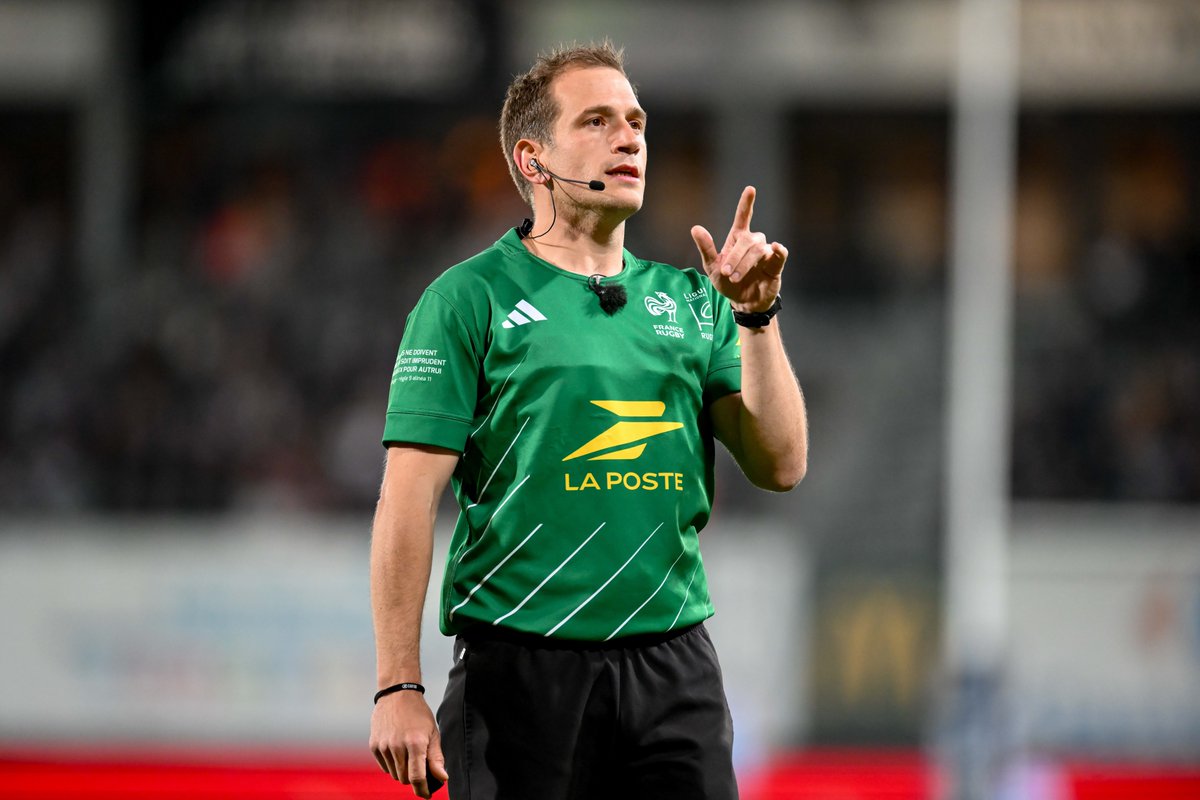 SectionPaloise's tweet image. 𝙻𝚎𝚜 𝚊𝚛𝚋𝚒𝚝𝚛𝚎𝚜

🙋‍♂️ La rencontre de samedi face à Perpignan sera dirigée par Benjamin Hernandez assisté de Mathieu Noirot et Benoît Lapassade sur la touche et de Cédric Marchat à la vidéo. 

#SPUSAP #TOP14 #HonhaSection