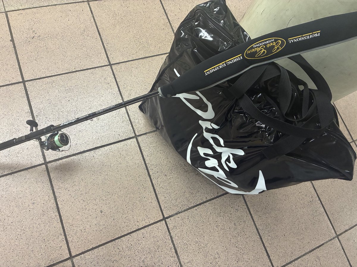 2ヶ月ぶりの遠征
いい魚会えるかなぁ〜😆

Pickupラージバックは逆に何が釣り道具で入らないの？って思うくらい入る🔥

pickup35.thebase.in/items/47228523

#Pickup
#ロゴ入りラージバッグ
#PR

#evergreen
#マイティースラッガー98EX