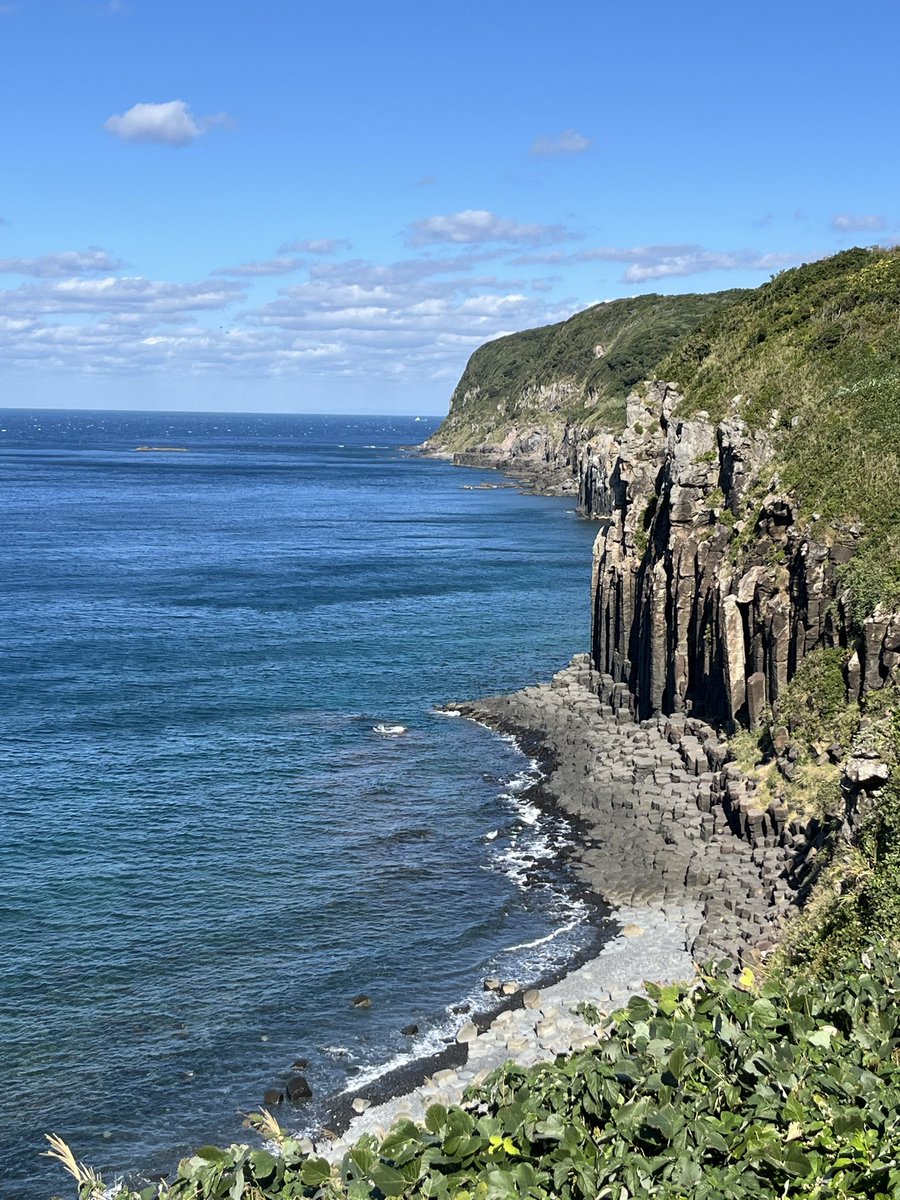 CekdU7HSfO09D74's tweet image. おやつの時間
こんばんは😊
北九州の今は晴れ。
長崎県平戸市に行ってきました。
お天気は良くて、風が強い‼︎
ケータイが飛ばされる〜っていいながらバシャりました。
お菓子屋さんでちょっと休憩。
甘さ強めのカスドース、コーヒーによく合うお菓子でした💕
蔦屋さん、素敵な日本家屋でした。