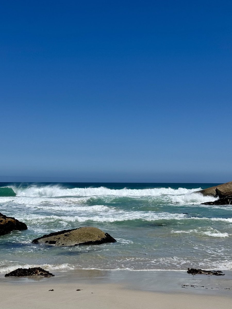 RitaTainola's tweet image. I found some #handsome #surfers by the #Llandudno beach #southatlanticocean #capetown👍👍👍