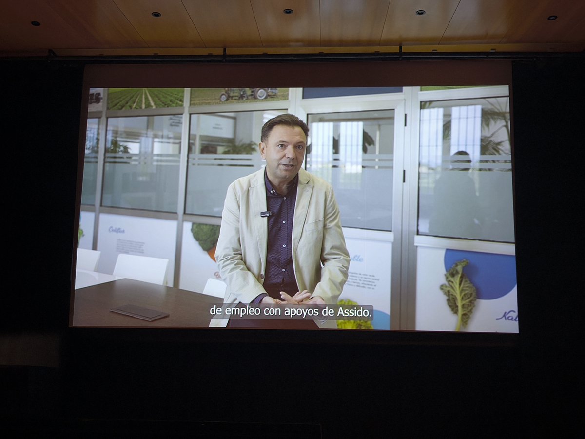 ASSIDOMURCIA's tweet image. 🏆 ¡Enhorabuena, @grupo_lucas!

Desde @ASSIDOMurcia celebramos vuestro #PremioLaurel25 de @plenamurcia 💚

Más de una década de compromiso, colaboración y verdadero espíritu inclusivo.
Gracias por correr, competir, trabajar y soñar con nosotros. 🌟

#PremiosLaurel25