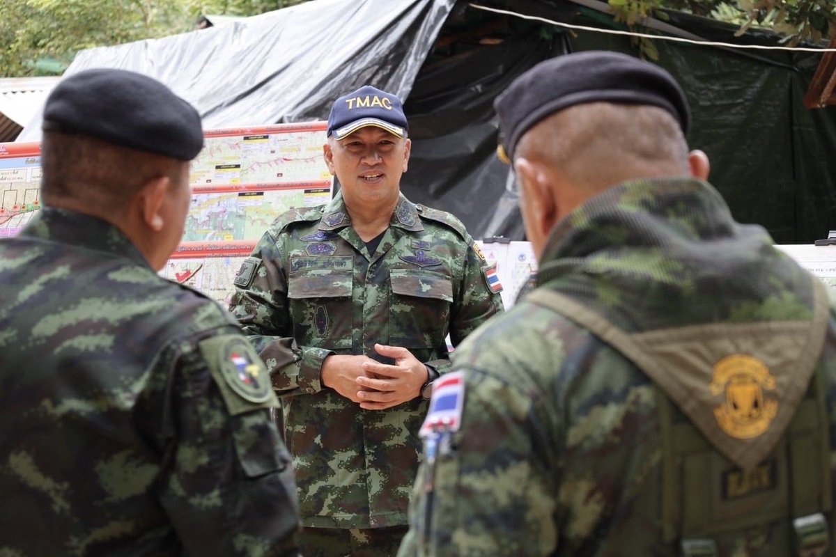 วันพุธที่ 29 ตุลาคม 2568 ศูนย์ปฏิบัติการทุ่นระเบิดแห่งชาติ โดย พลเอก รังพิรัชต์  แย้มเกษร ผู้อำนวยการศูนย์ปฏิบัติการทุ่นระเบิดแห่งชาติ และ พลโท วัชรพล  พรหมเสนา 

facebook.com/share/p/17WQCc…