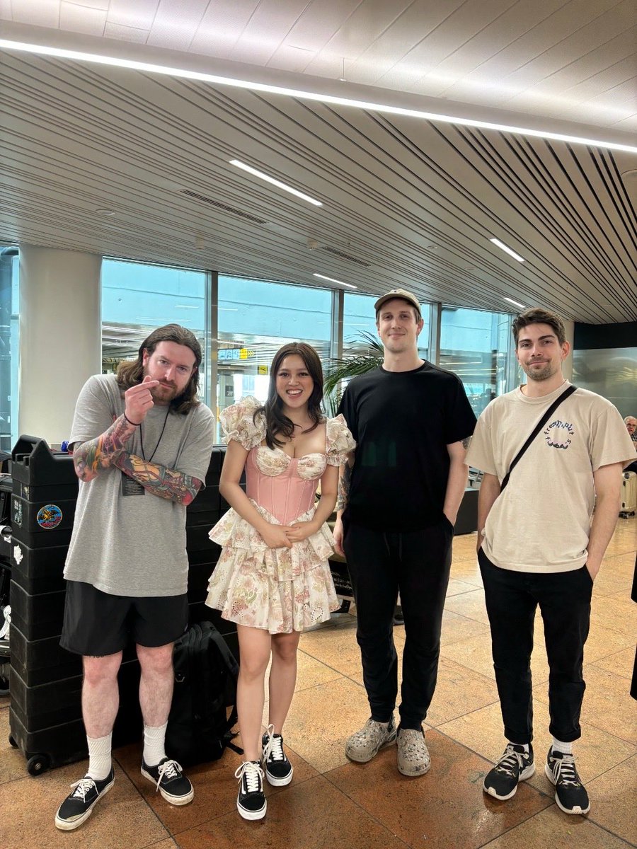 summer of ‘24: “will you guys ever come back to jakarta?” “yeah! hopefully next year” 🥺 we love a man who kept his promise