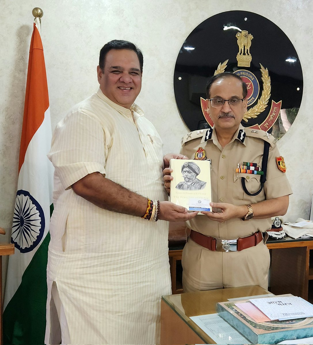 It's my pleasure to met Mr. S.B.K.Singh (IPS) D.G. Central Jail &amp; Former Commissioner of Police Delhi and presented a book of Paramount Cop KPS Gill. <a href="/KPSGILL_IPSretd/">KPS GILL</a> <a href="/dtptraffic/">Delhi Traffic Police</a> <a href="/DelhiPolice/">Delhi Police</a> <a href="/sbksinghips/">S b k singh</a>