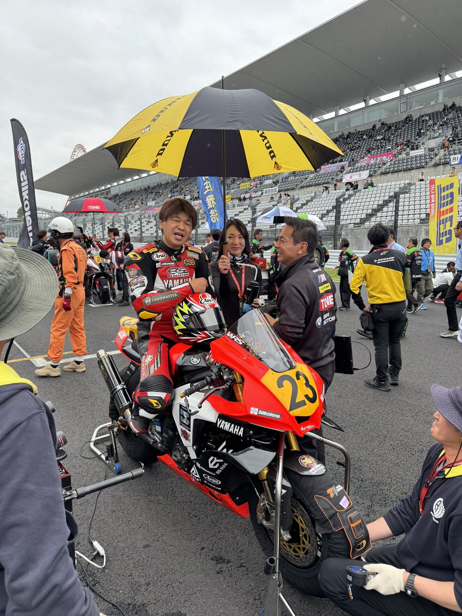 RSNakatomi's tweet photo. 最終戦MFJグランプリは中冨がレース1で転倒リタイア
負傷によりレース2を棄権
ST1000の古山も転倒リタイアという結果に終わりました
最終戦で良い結果を残し、支えていただいた皆様に応えたかったのですが、悔しい結果に終わりました
来シーズンも引き続き応援をよろしくお願いします。 https://t.co/cTAvXEv1uO