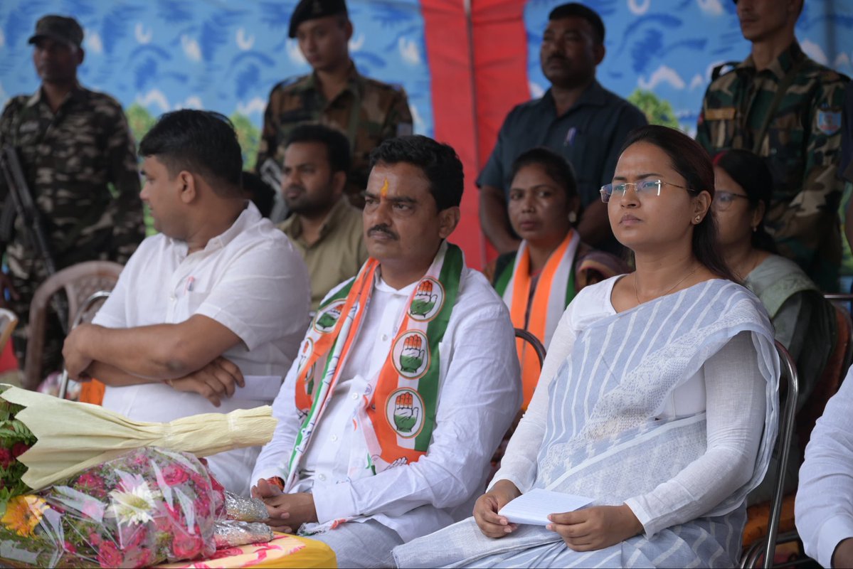 Today, campaigned for Jitendra Kumar Yadav, the INDIA Alliance-Congress candidate in the Purnia Assembly seat. Our appeal to people in Hansda Munshi Bari, Birpur, and other villages in the Purnia Assembly constituency to vote for the Congress candidate, to vote for