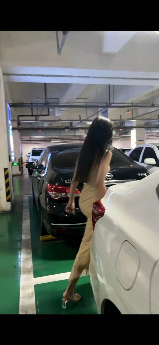 重发一下之前老婆认为的“直男照”🤣
#东莞情侣  #夫妻情侣