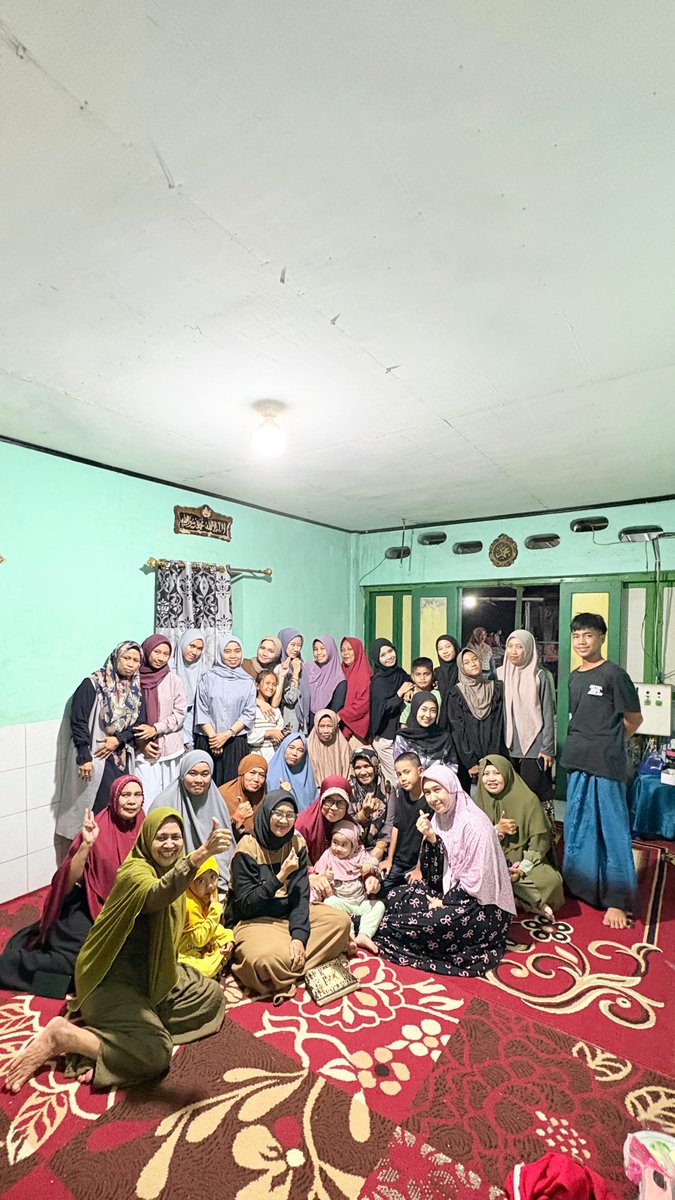 fadasss_'s tweet photo. Takziah mengenang 3 hari kepergian orang tua kami H.Baharuddin HT https://t.co/Sk1HbxQ6bT