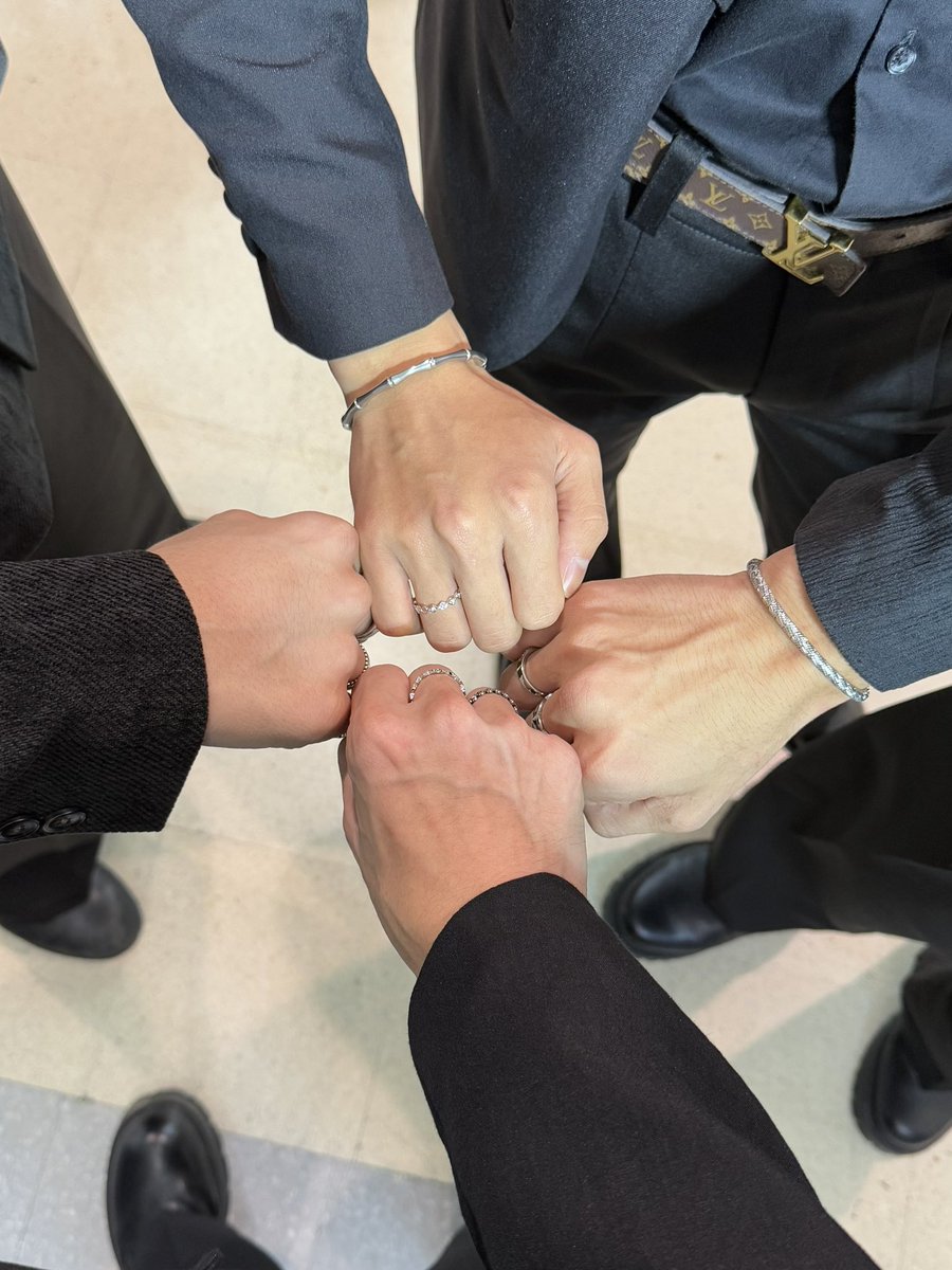 รวมพลัง ❤️‍🔥

📍รับชมไลฟ์สดได้ทาง : facebook.com/share/v/1BipTG…

#SuperThai 
#MAYATVAWARDS 
#MAYATVAWARDS2025
#MAYATVAWARDS2025xSuperThai