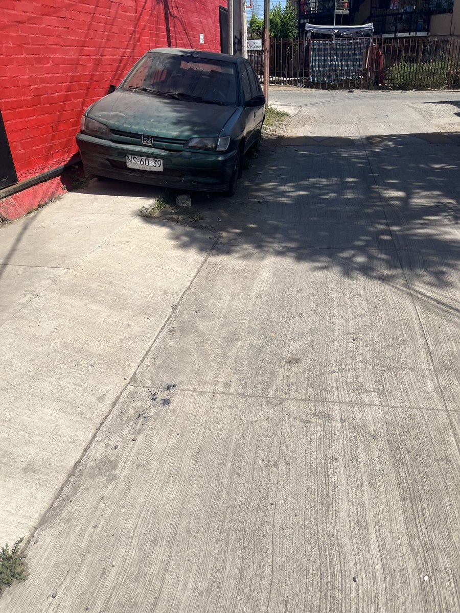 juan1950's tweet photo. Estimados @penalolen hay un Auto abandonado en pje siete con estrella marina en el sector el estanque peñalolen para que lo retiren del lugar @MiguelConcha @infopenalolen @dani_lopezawad patente NS6039 https://t.co/CpHPp6RxSP