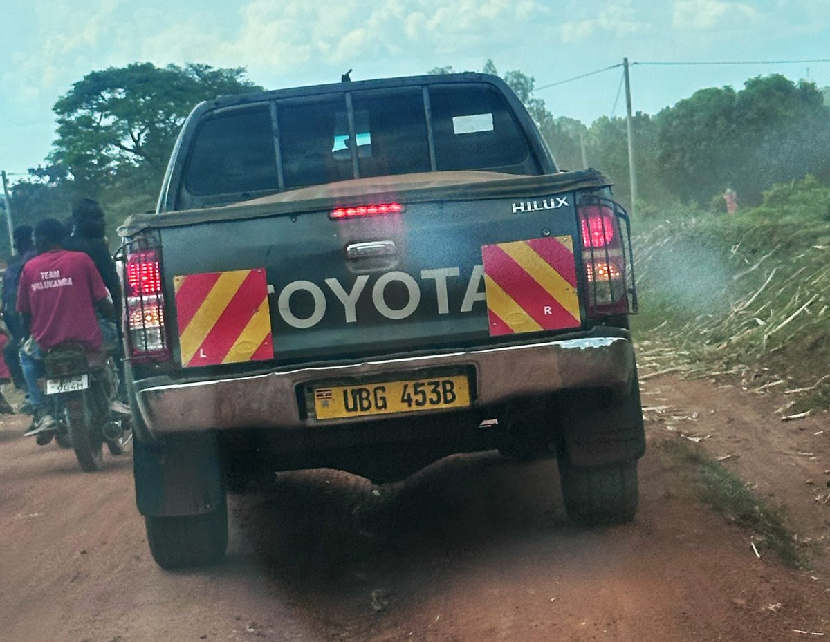 Does the <a href="/UgandaEC/">The Electoral Commission - Uganda</a> know about this car &amp; its covert operations? Is it even interested? What were the intentions of operating undercover? Who deployed it? Is it the only police car on the trail? Why is it the only car changing plates? What was the plan?

Mwasanze tulaba!