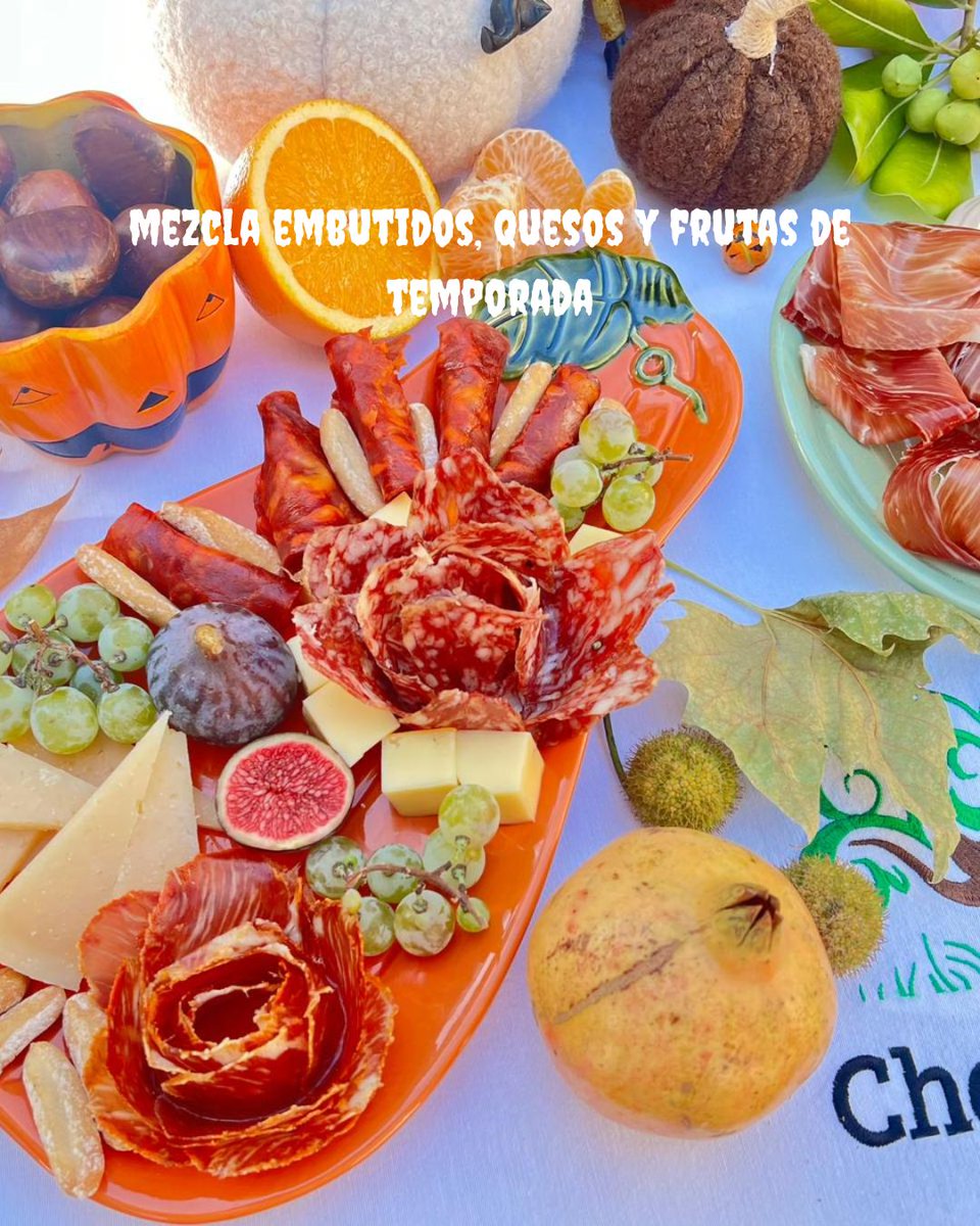 ChacinasS's tweet photo. Este Halloween, tu mesa es el escenario 🎬
Jamón ibérico, chorizo, lomo, salchichón, quesos, frutas de otoño y un toque de fantasmas y calabazas 🍁
Una tabla así no solo se come… ¡se disfruta y se comparte!

#halloween https://t.co/mtBWwrPQ3s