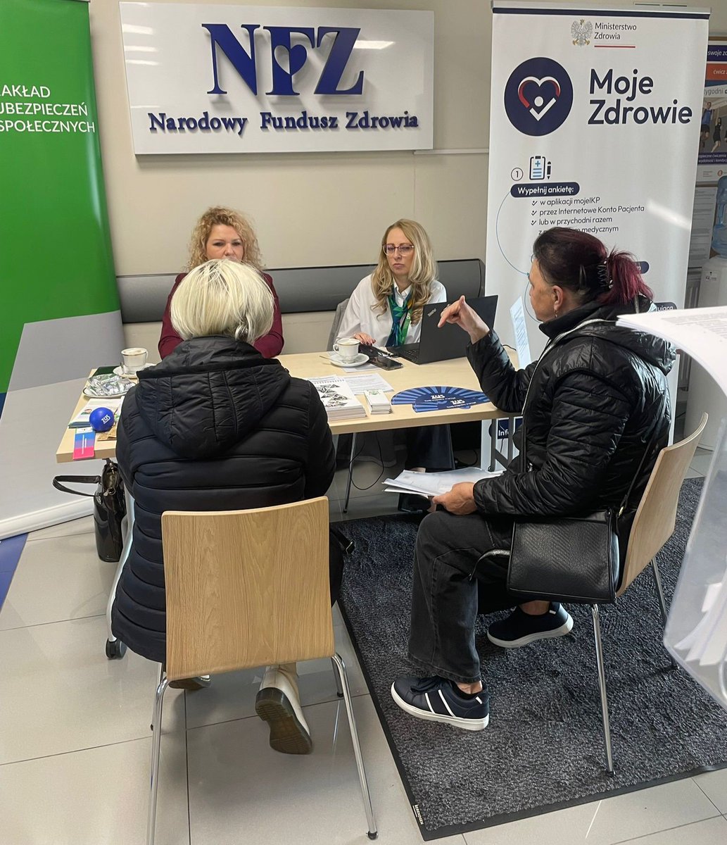 NFZ_Bydgoszcz's tweet photo. W ramach #DniSeniora w Delegaturze #NFZWłocławek, Kilińskiego 16 gościmy ekspertki z @zus_pl #Włocławek
Na stanowisku edukacyjno-informacyjnym⤵️
🔹️świadczenia ZUS
🔹️waloryzacja świadczeń
🔹️zakładanie profili #PUE #eZUS
Zapraszamy do godziny 14.00😊 https://t.co/h7h1edB8Rm