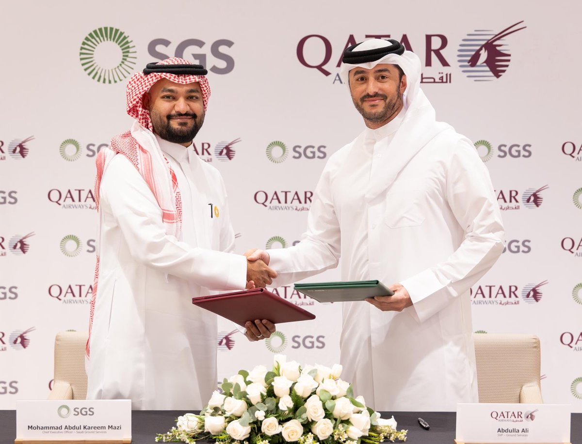 Saudi_GS's tweet photo. تحظى #الشركة_السعودية_للخدمات_الأرضية بثقة الخطوط الجوية القطرية @qatarairwaysar لاختيارها كشريك استراتيجي لتقديم خدمات المناولة الأرضية لخمس سنوات قادمة، و تعكس هذه الثقة قدرة الشركة على المنافسة و تقديم الخدمات بأعلى المعايير العالمية بكوادر وطنية مدربة ومؤهلة،  ويرسخ ذلك دور الشركة كلاعب محوري في قطاع الخدمات الأرضية واللوجستية والتقنية المساندة لأفضل شركة طيران في العالم وفق تصنيف Skytrax لعام 2025.
وتؤكد #الشركة_السعودية_للخدمات_الأرضية أن هذه الثقة تمثل ميزة تنافسية تعزز دورها  في تطوير حلول الخدمات الأرضية المتكاملة لتحقق قيمة اقتصادية وتشغيلية مضافة، تسهم في دعم خطط الخطوط الجوية القطرية بالتوسع والنمو داخل مطارات المملكة والارتقاء بتجربة المسافر وفق تطلعات قطاع الطيران الوطني.

#واجهة_وطن ✈️