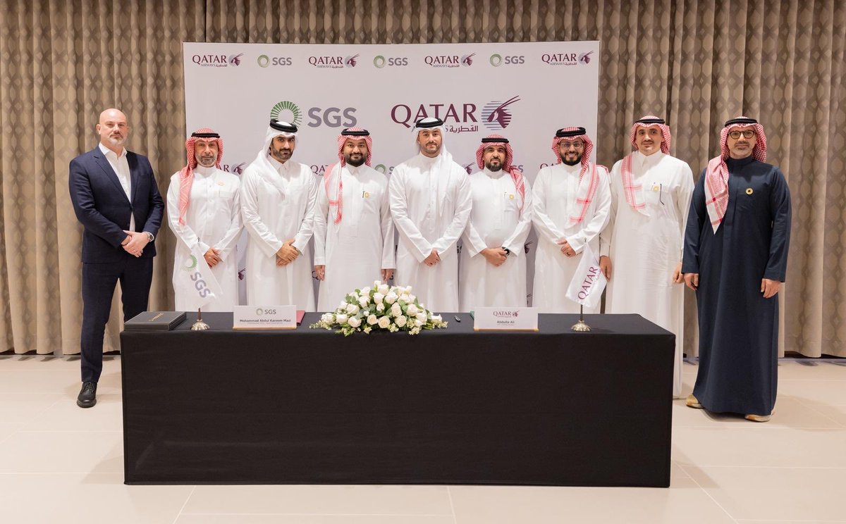 Saudi_GS's tweet photo. تحظى #الشركة_السعودية_للخدمات_الأرضية بثقة الخطوط الجوية القطرية @qatarairwaysar لاختيارها كشريك استراتيجي لتقديم خدمات المناولة الأرضية لخمس سنوات قادمة، و تعكس هذه الثقة قدرة الشركة على المنافسة و تقديم الخدمات بأعلى المعايير العالمية بكوادر وطنية مدربة ومؤهلة،  ويرسخ ذلك دور الشركة كلاعب محوري في قطاع الخدمات الأرضية واللوجستية والتقنية المساندة لأفضل شركة طيران في العالم وفق تصنيف Skytrax لعام 2025.
وتؤكد #الشركة_السعودية_للخدمات_الأرضية أن هذه الثقة تمثل ميزة تنافسية تعزز دورها  في تطوير حلول الخدمات الأرضية المتكاملة لتحقق قيمة اقتصادية وتشغيلية مضافة، تسهم في دعم خطط الخطوط الجوية القطرية بالتوسع والنمو داخل مطارات المملكة والارتقاء بتجربة المسافر وفق تطلعات قطاع الطيران الوطني.

#واجهة_وطن ✈️