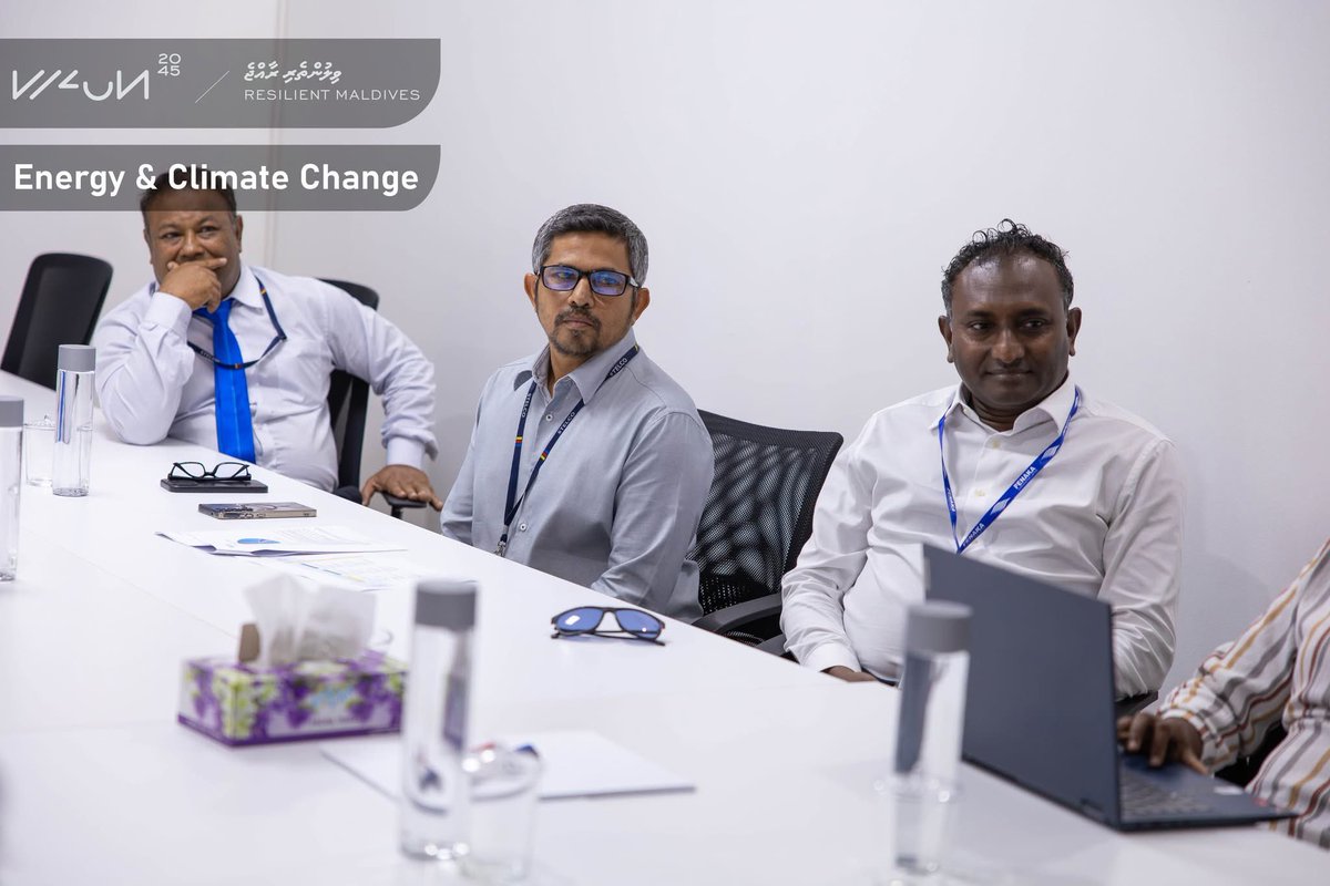 ResilientMDV's tweet photo. ޤައުމީ ތަރައްޤީގެ ޕްލޭން އެކުލަވައިލުމަށް ދާއިރާތަކުގެ ފަންނީ ބޭފުޅުންނާއި ތަޖުރިބާކާރުންނާ އެކު ބާއްވާ "ސެކްޓޯރަލް އެކްސްޕަރޓް ރައުންޑްޓޭބަލްސް".  
މޫސުމީ ބަދަލުތަކާއި ހަކަތައިގެ ތަރައްޤީގެ ރޮނގުން ބައިވެރިން ވަނީ ޚިޔާލުބަދަލުކޮށްފައި. 

#ވިލުންތެރިރާއްޖެ2045 https://t.co/p7MpuxHICC