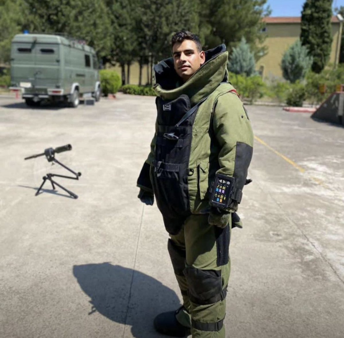 Şehit Astsubay Abdurrahman Akdoğan

ad günün kutlu olsun gelincik çiçeğimiz 🪽